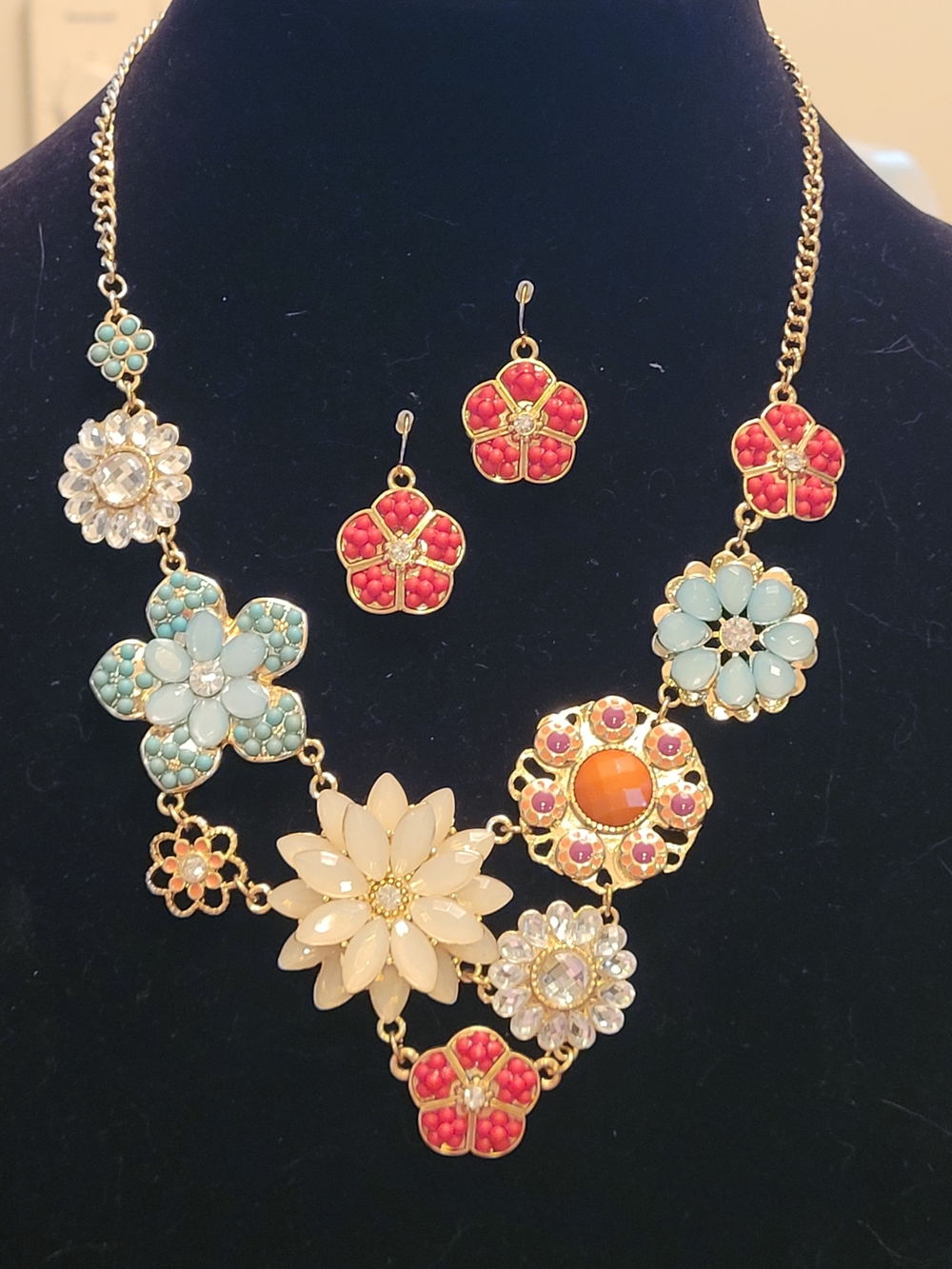 Floral Statement Necklace and Earring Set - Multicolor